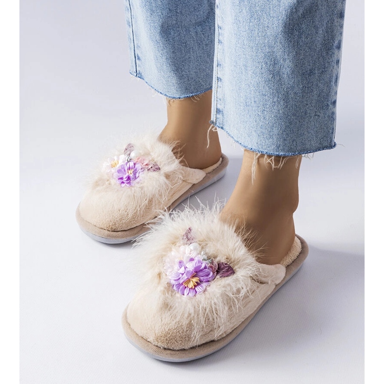 Beigefarbene Damenhausschuhe von Moly 2