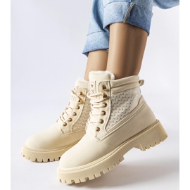 Beige isolierte Damenstiefel von Foca 1