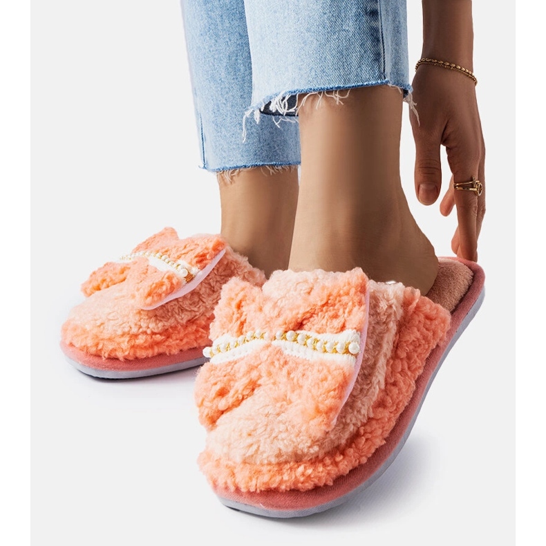 Orangefarbene Hausschuhe mit Schleife 1