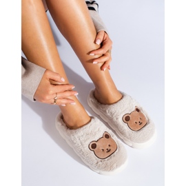 Beige Fellhausschuhe mit Teddybär von Shelovet 1