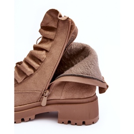 Isolierte Worker-Stiefeletten aus Wildleder mit flachem Absatz und beigefarbener Gondel 1