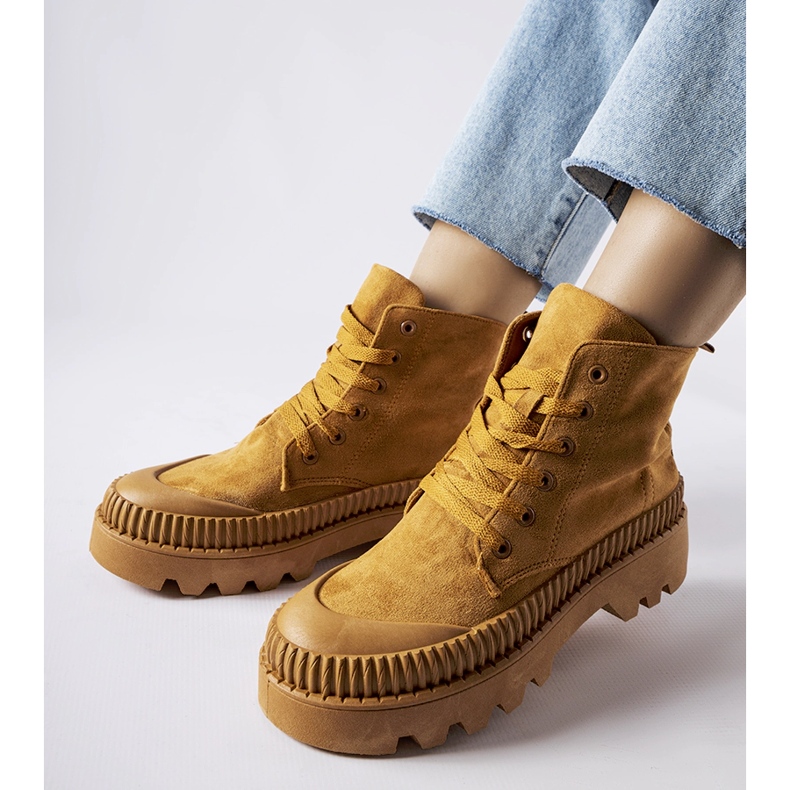 Inna Braune High-Top-Sneakers aus Öko-Wildleder Aida 2