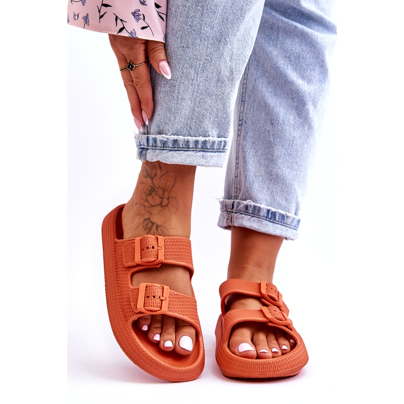 Damen-Flip-Flops aus Schaumstoff mit orangefarbenen Riemen 1