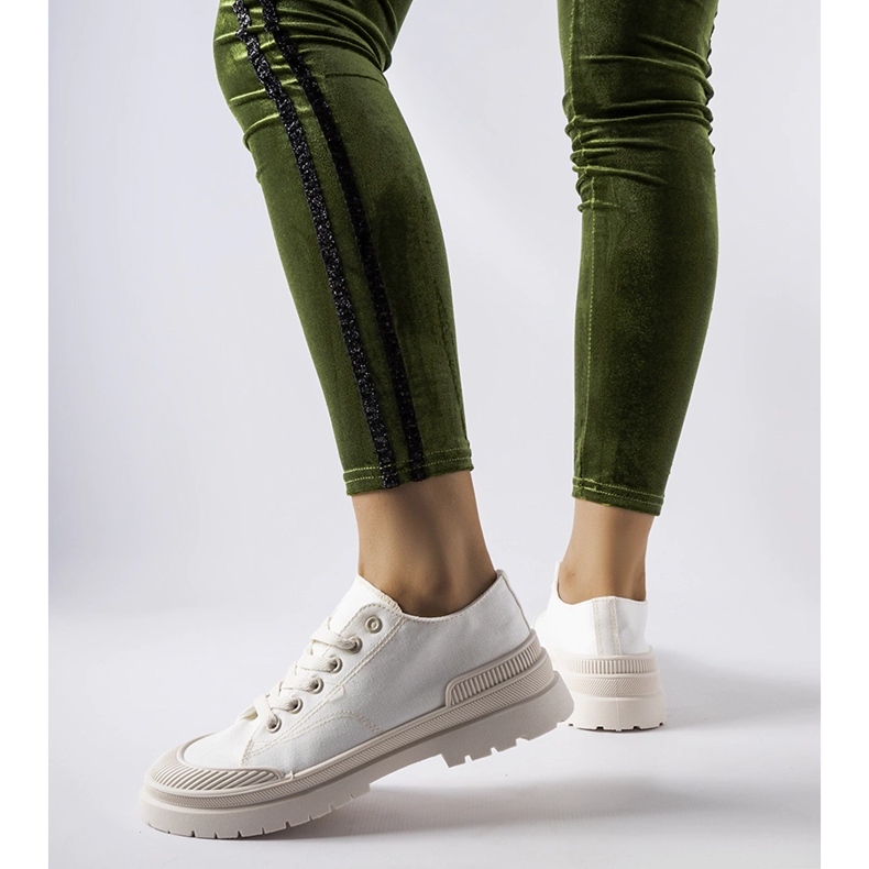 Weiße Stoffsneaker von Nassar 1