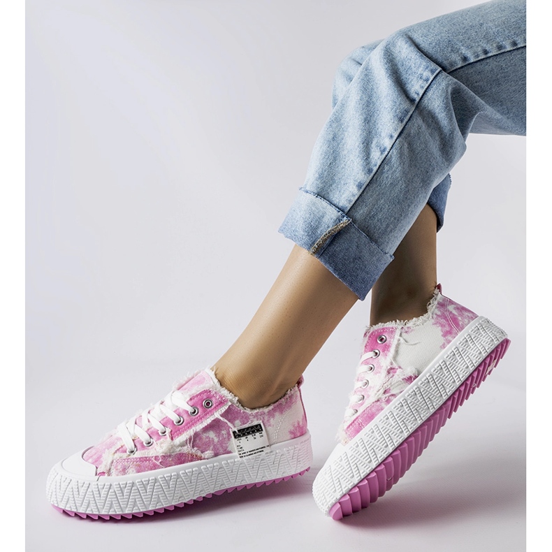 Inna Blaue Sneaker mit Abschürfungen von Safiy 1