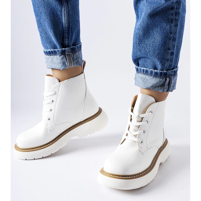 Weiße Arbeiterschuhe auf dickem Sacco-Plateau 1