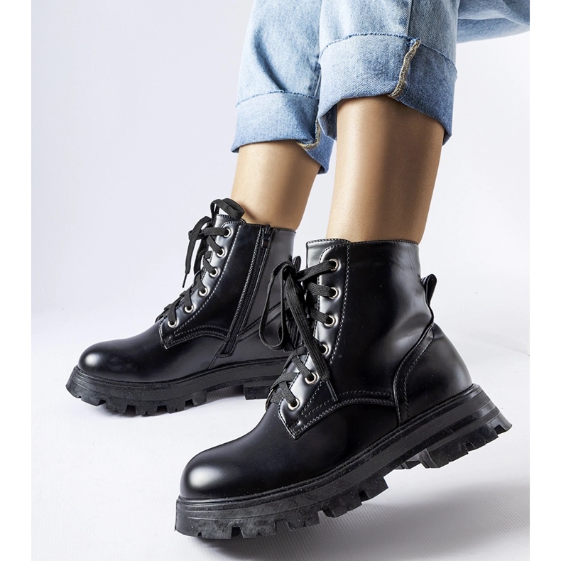 Schwarze Stiefeletten von Myers 1