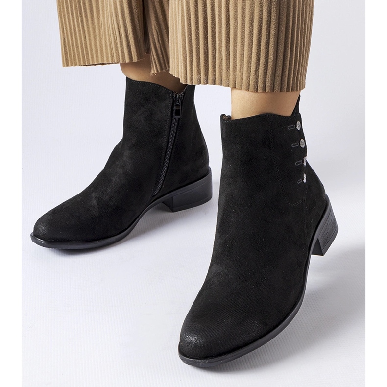 Schwarze flache Stiefel von Decorah 1