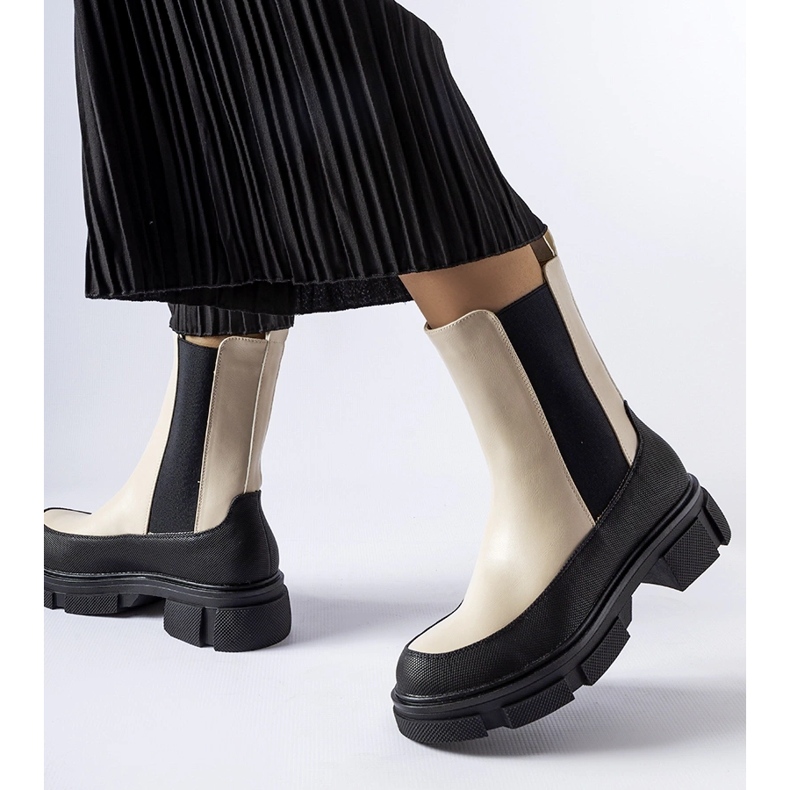 Beige-schwarze Slip-On-Stiefeletten von Faisal 1