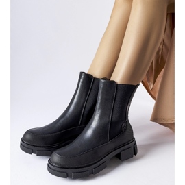 Schwarze Stiefeletten mit elastischem Obermaterial von Faisal 1