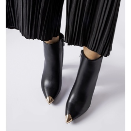 Schwarze Stiefel mit Metallkappe Sacra 1