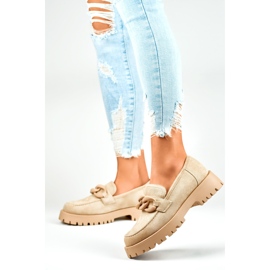 Damen-Loafer aus beigem Wildleder mit Kette 2