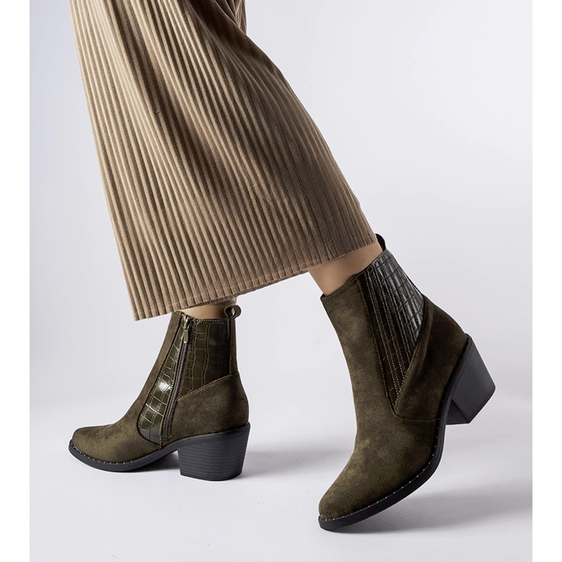 Grüne Stiefeletten aus Öko-Wildleder mit niedrigem Absatz von Sovere 1