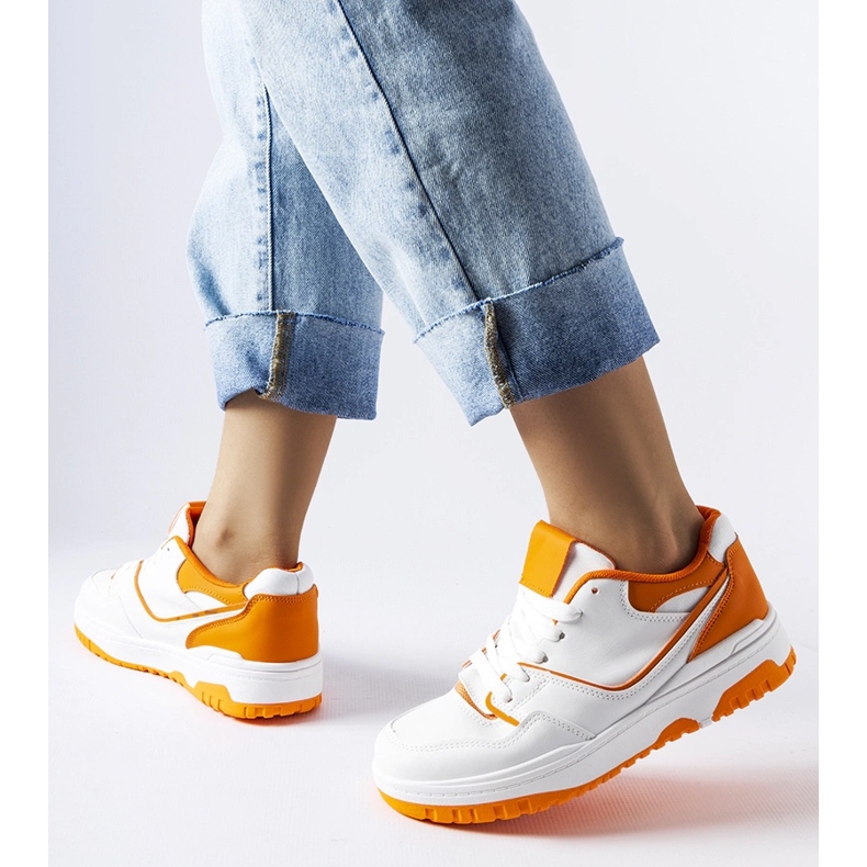 Inna Weiße und orangefarbene Barrette-Sneaker 1