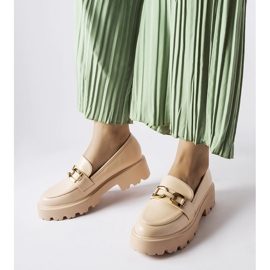 Inna Beigefarbene Damenmokassins, verziert mit einer Piazzo-Schnalle 1