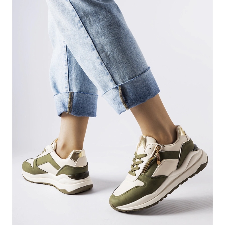 Inna Weiße und grüne Cecchi-Sneaker 1