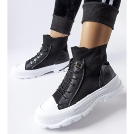 Inna Schwarze Fredo-Sneaker mit hohen Socken 1