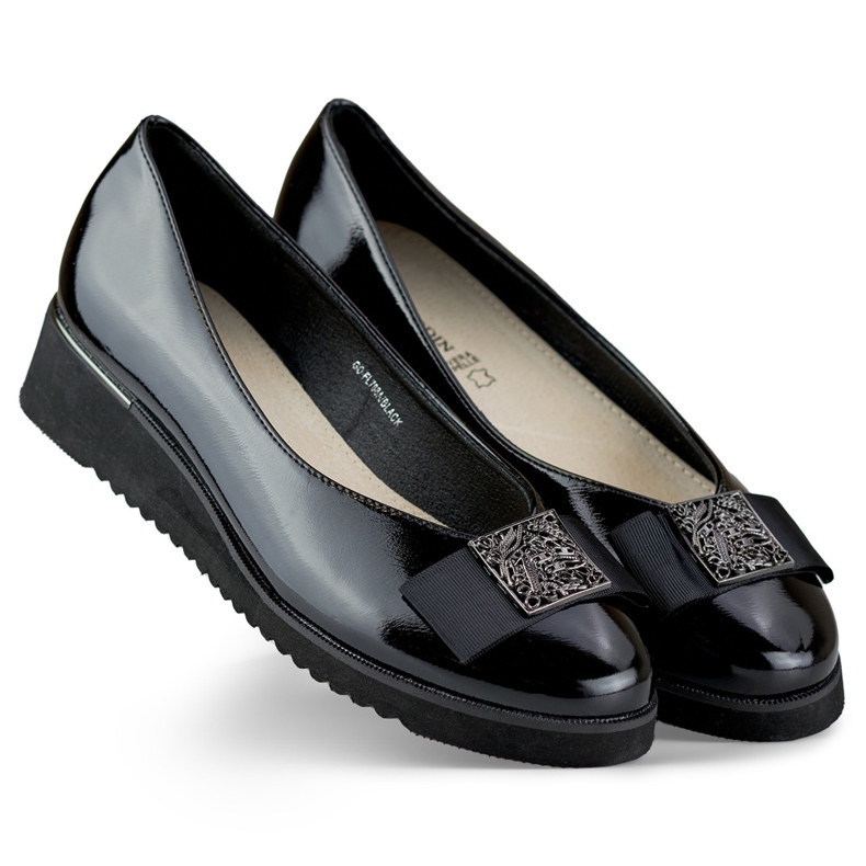 Schwarze Lackpumps mit niedrigem Keilabsatz 2