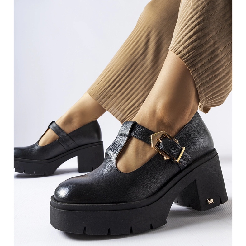 Inna Karino schwarze Lederschuhe 1