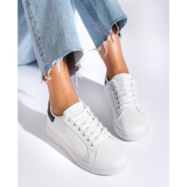 Weiße klassische Damen-Sportschuhe von Shelovet 2