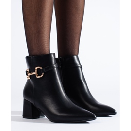 Schwarze Stiefeletten mit hohem Absatz und Shelovet-Schnalle 1