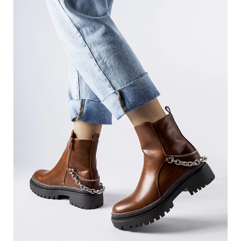 Braune Stiefeletten mit Muqaddim-Kette 1