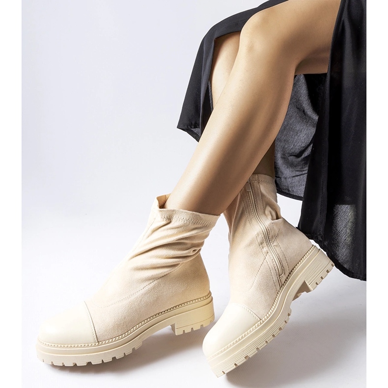 Beigefarbene Sock-Boots aus Öko-Wildleder von Cigliano 1