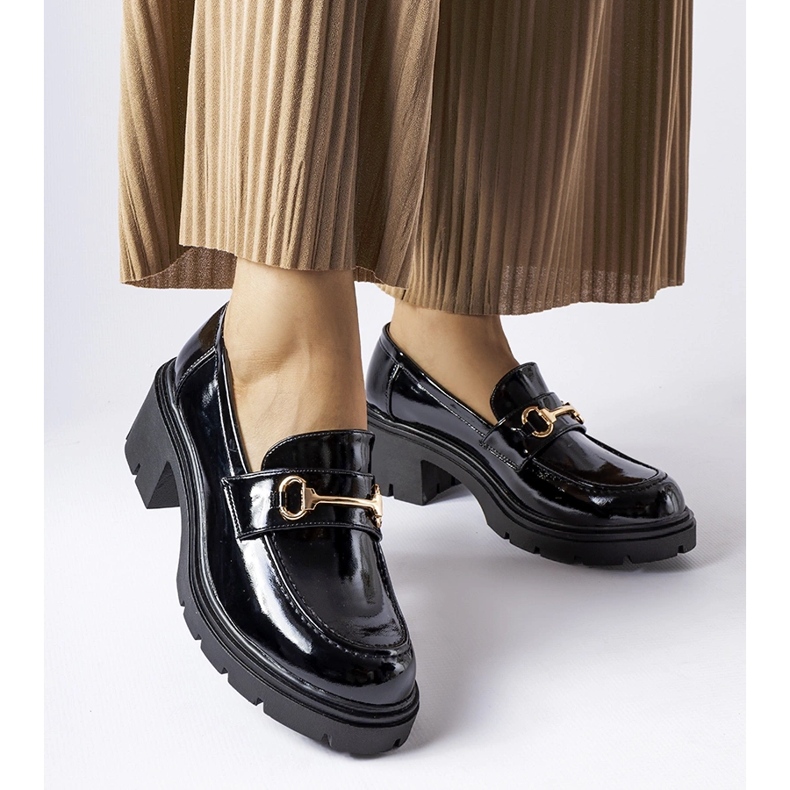 Schwarze Fabrizio-Schuhe mit hohen Absätzen aus Lackleder 1