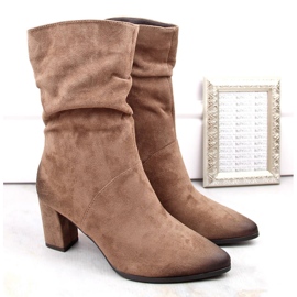 Kurze, faltige, isolierte Damenstiefel, braun, Vinceza 58146 1