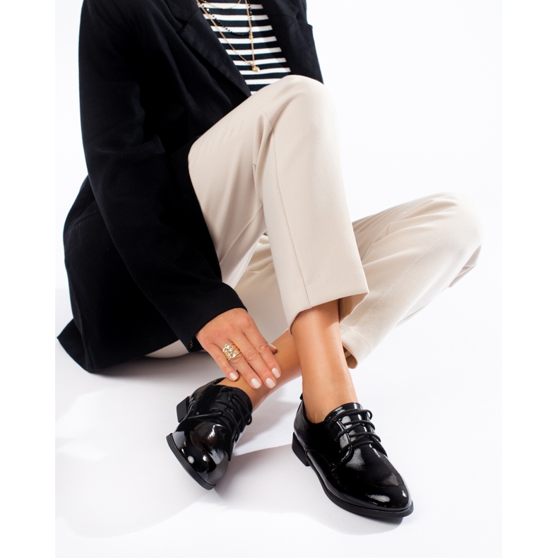 Schwarze Shelovet-Schnür-Oxfords aus Lackleder 1