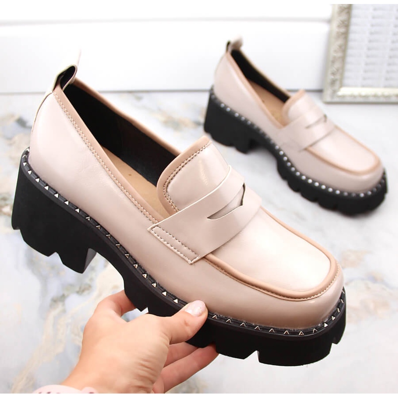 S.Barski Lackleder-Loafer mit hohem Absatz und Plateau, beige 1