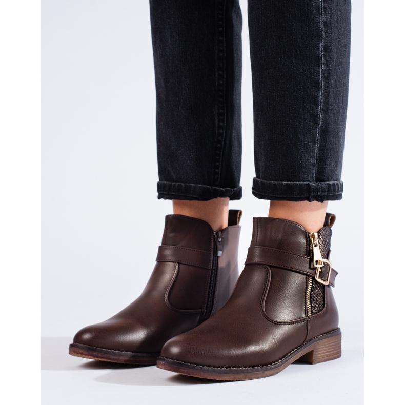 Braune flache Stiefeletten von Shelovet 1