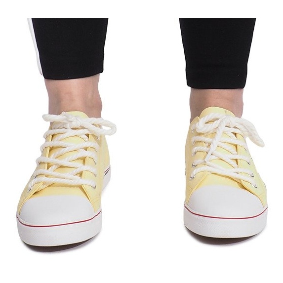 Lavso beige durchbrochene Sneakers 1