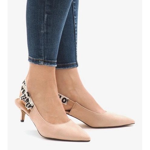 Pinke Pumps auf einem HD-33-Absatz rosa 1