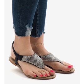 Schwarze Sandalen verziert mit B-935 2