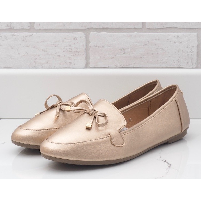 Ballerina-Loafer aus goldenem Leder 9F175 1