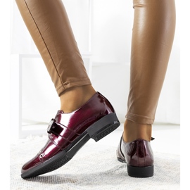 Burgunderrot lackierte Schuhe mit C18-6263-2 Schnalle mehrfarbig 1