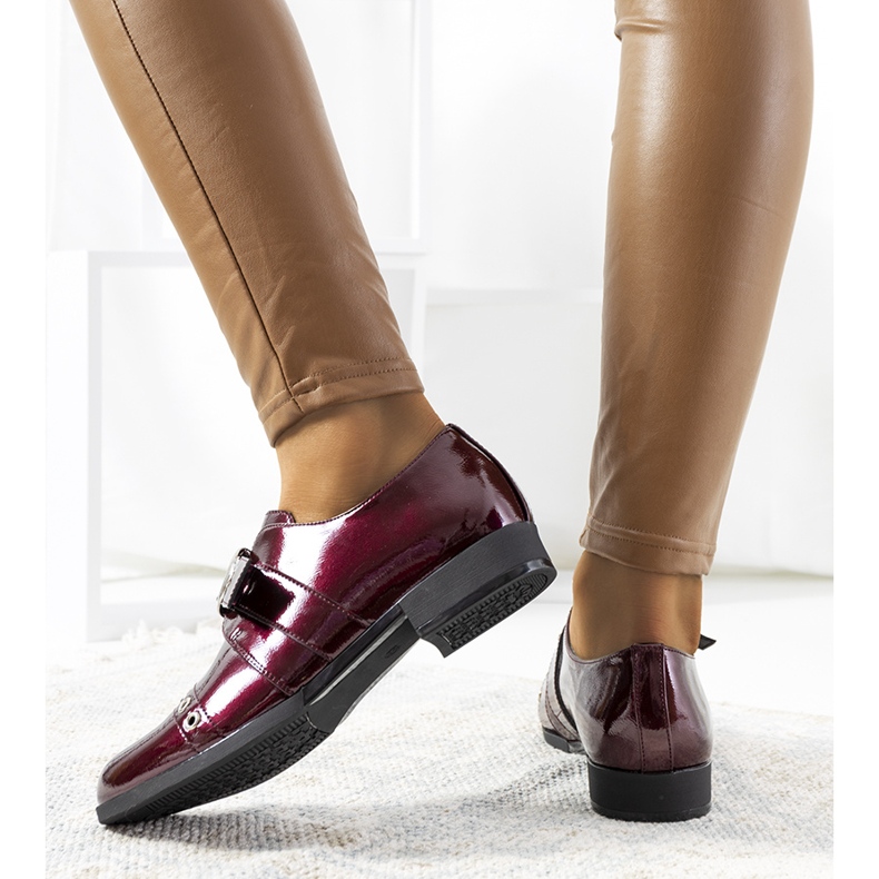 Burgunderrot lackierte Schuhe mit C18-6263-2 Schnalle mehrfarbig 1