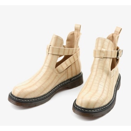 Beige Stiefel mit Nillda-Schnalle 1