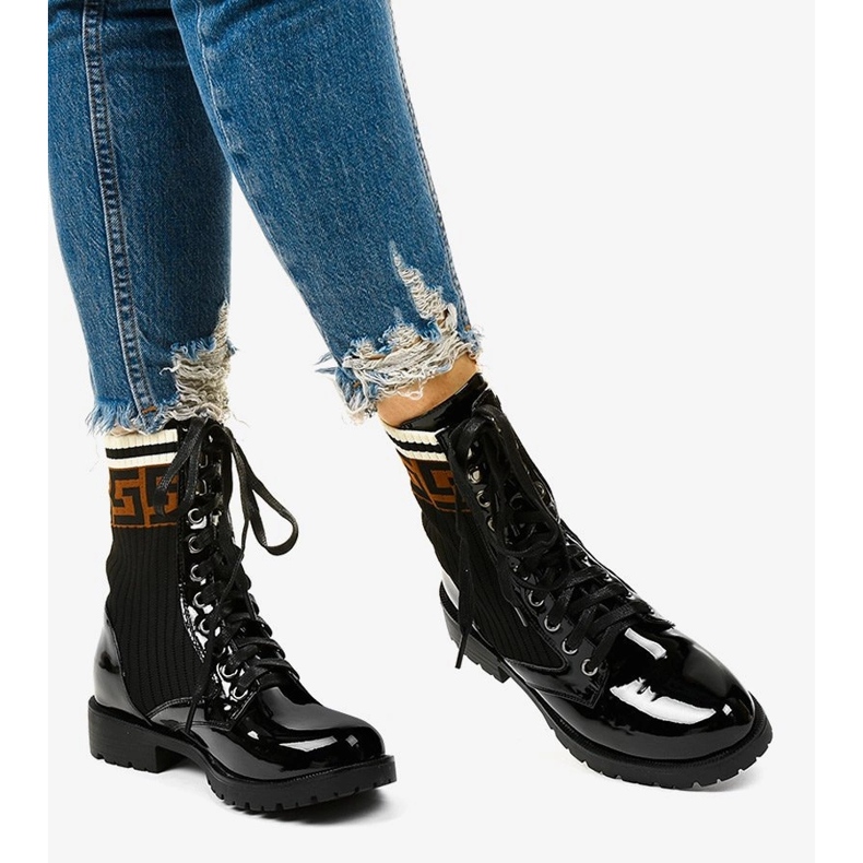 Schwarze Lackstiefel mit Gwynn Socke beige 1