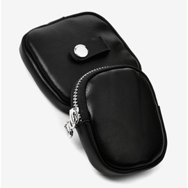 Schwarze Stiefel auf einer massiven Spekulationssohle 1