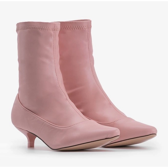 Rosa Heels mit einer Ragemour-Socke 2