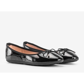 Schwarz lackierte Ballerinas DY-01Y 1