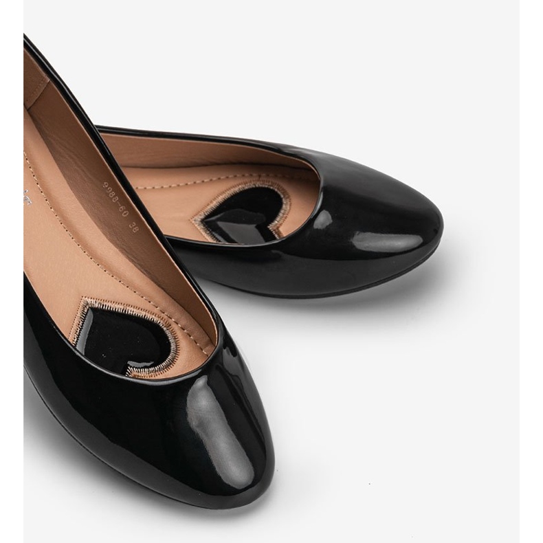 Schwarz lackierte India Ballerinas 1