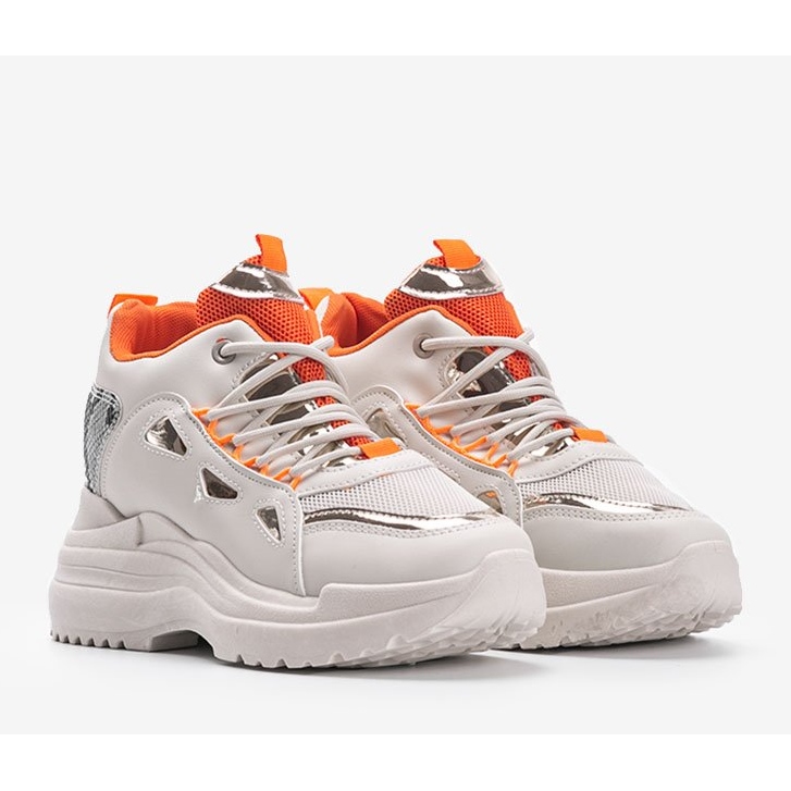 Felicias weiß-beige Schlangen-Sneakers 1