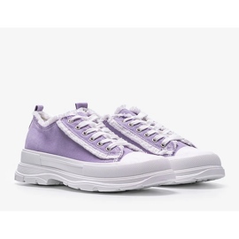 Violette Sneaker auf dicker Makenna-Sohle 1