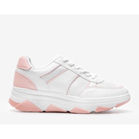 Weiße und pinke Sneaker von Julissa 1
