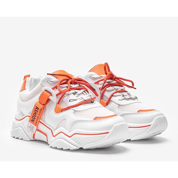 Kenia weiße Sportschuhe 1