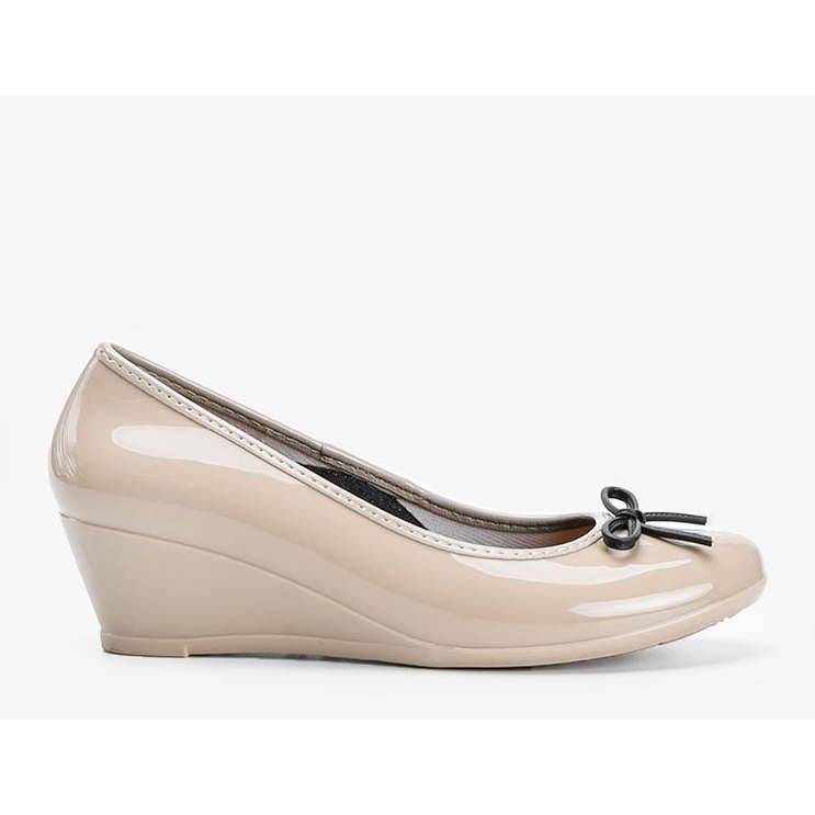 Meliski beige Ballerinas auf dem Garett Wedge 1