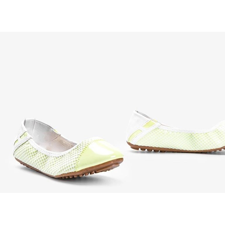 Debbies grüne pastelllackierte Ballerinas weiß 1